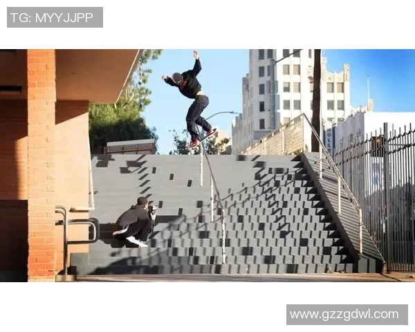 深圳滑板队的包夹战术解析与滑板文化的深度融合探讨