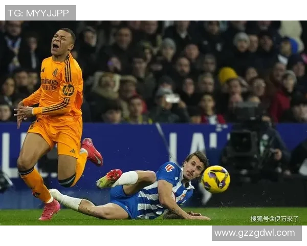 巴伦西亚与皇马对决裁判表现引发球迷热议与争议