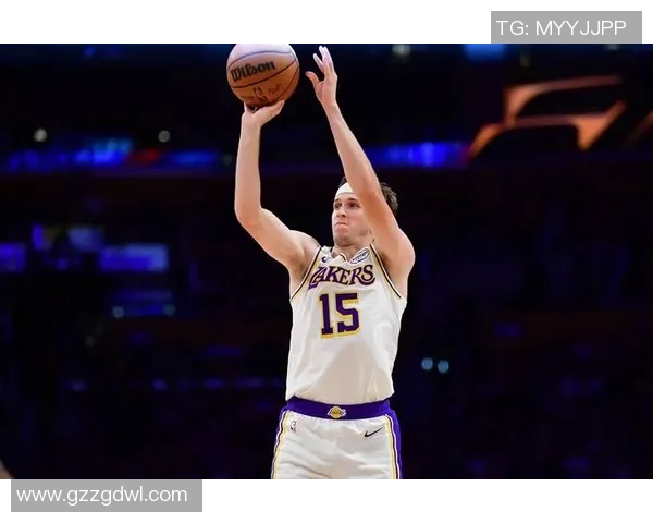 2007年NBA季后赛马刺与湖人对决回顾：传奇球队的巅峰对抗与精彩瞬间