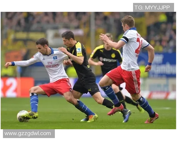 曼彻斯特联迎战富勒姆力争主场胜利展现球队实力