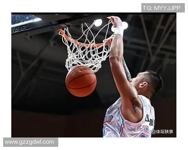 陈林坚:从青涩球员到篮球场上的璀璨明星之路 陈林坚:从青涩球员到篮球场上的璀璨明星之路