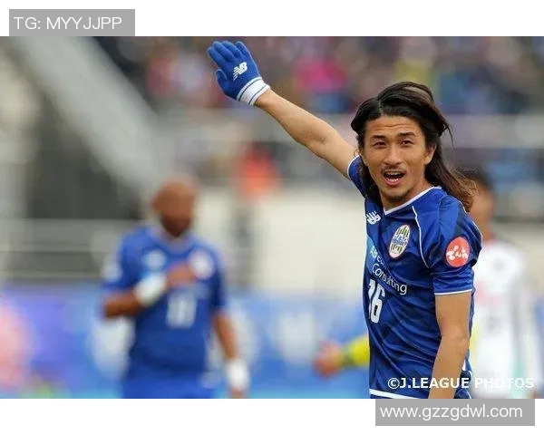 冈山绿稚与山形山神的激烈对决展现足球魅力与团队精神 冈山绿稚与山形山神的激烈对决展现足球魅力与团队精神