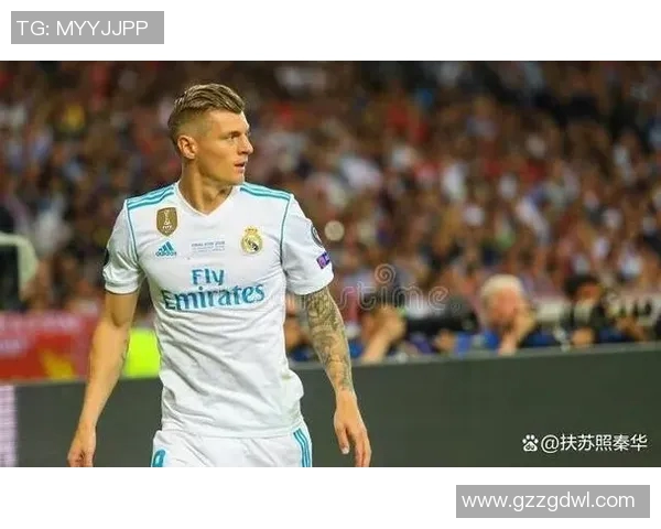 克罗斯在足球世界的影响力与传奇生涯探讨 克罗斯在足球世界的影响力与传奇生涯探讨